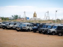 Монгол, Хятадын хил хооронд УАЗ-469 автомашинаар тээ