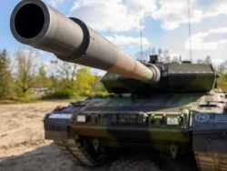 Канад улс дөрвөн “Leopard 2” танкийн эхнийхийг Украи