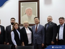 Эдийн засаг, хөгжлийн дэд сайд Г.Түвдэндорж  Л.М.Изо